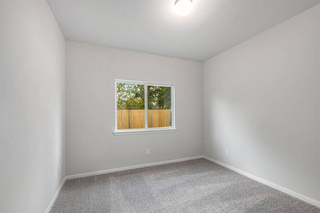 Secondary bedroom