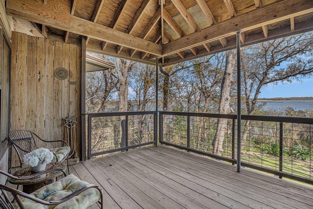 Patio/deck 2nd floor