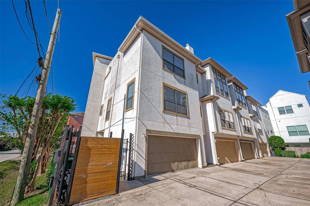 GATED COMMUNITY DRIVEWAY ENTRANCE