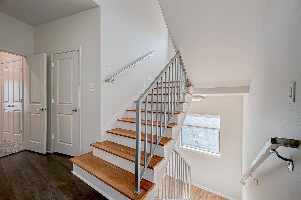 STAIRWAY TO 3RD FLOOR