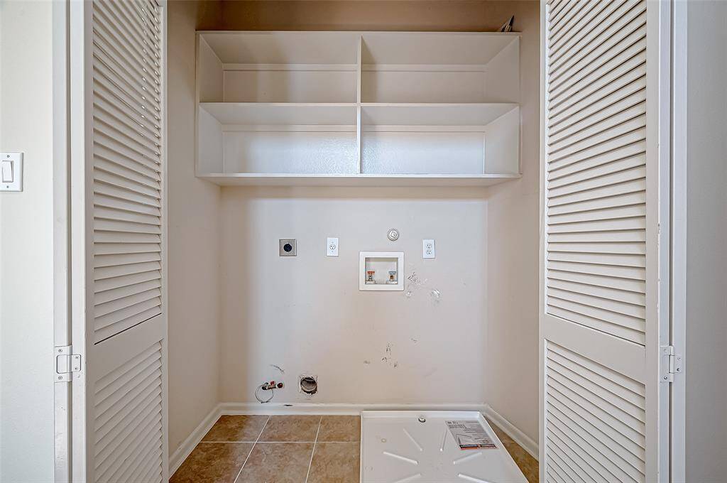 ULITLIY CLOSET