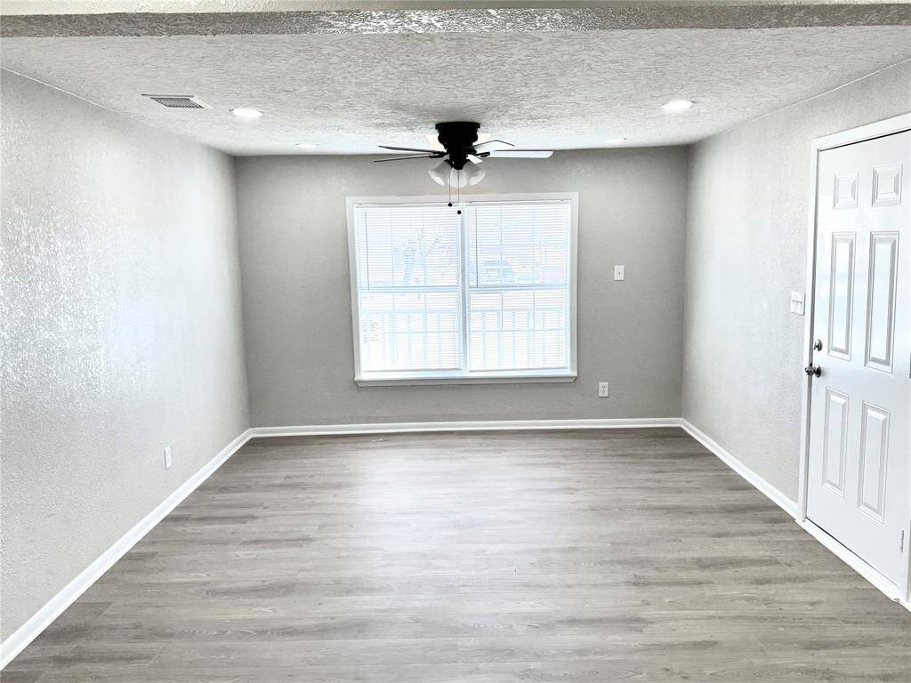 NEW LAMINATE WOOD FLOORS*