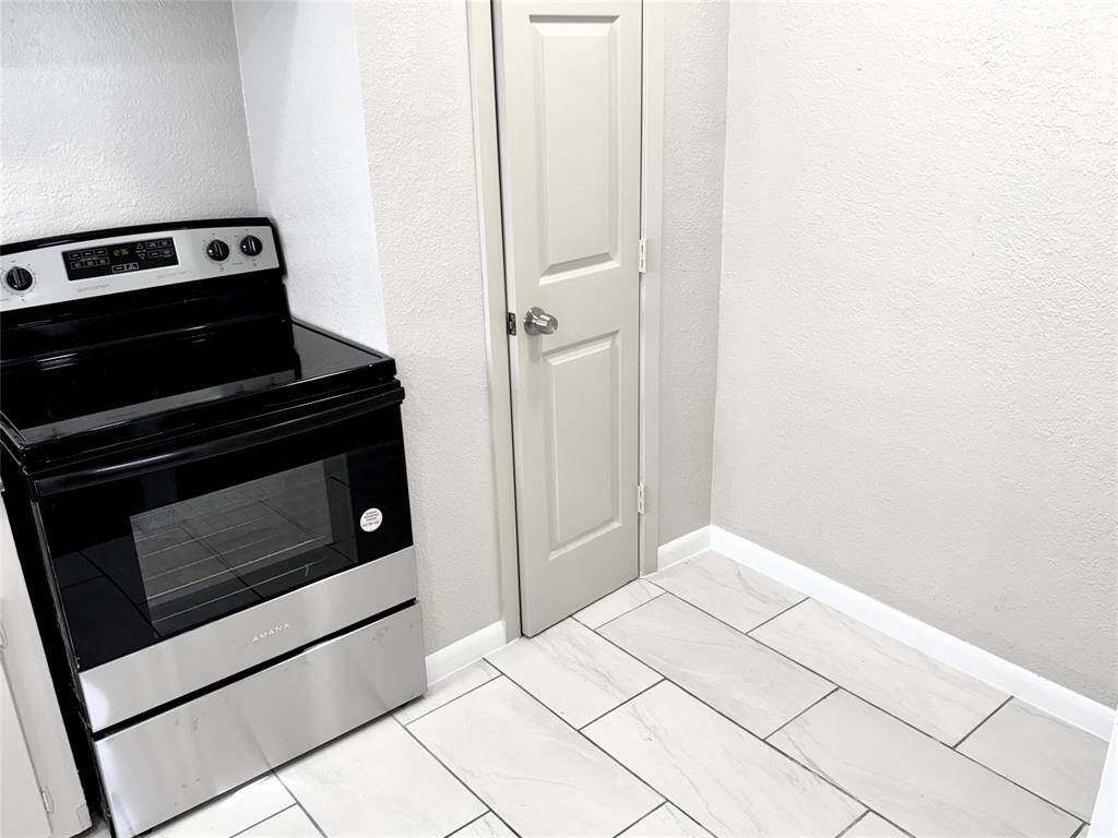 PANTRY PORCELAIN FLOORS*