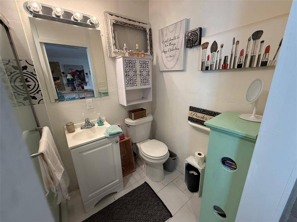 Garage apartment bathroom Side View