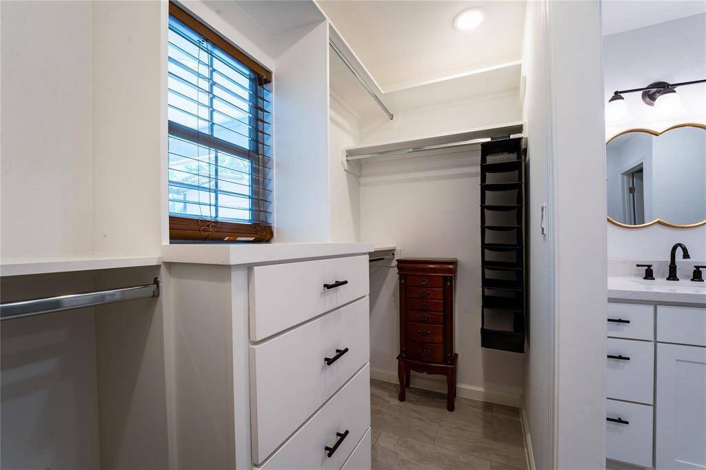Unit 2 - primary walk-in closet