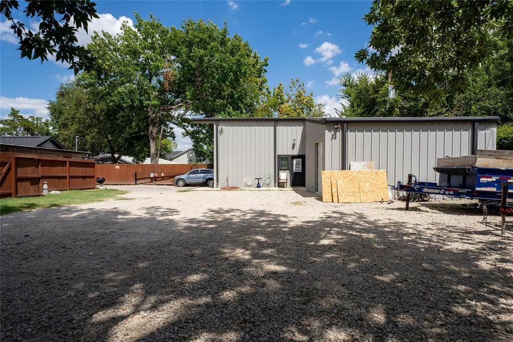 Office - spacious side yard with side entrance.