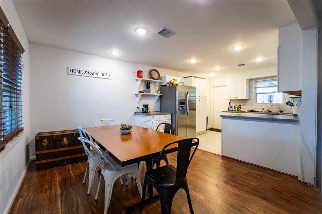 Unit 2 - dining room