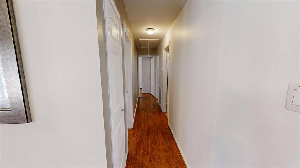 Hallwy from living room and dining room to the bedrooms