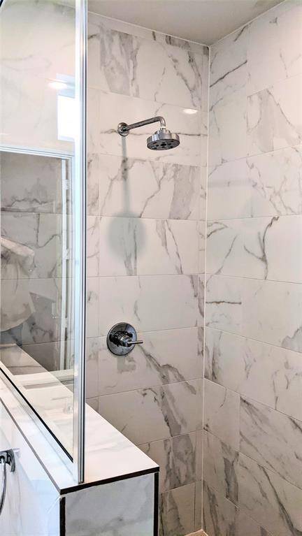 Primary Large Stand in shower