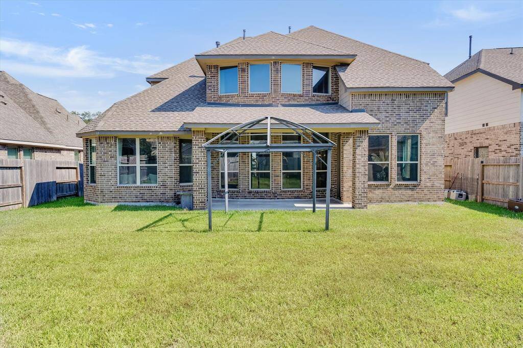 Spacious back yard