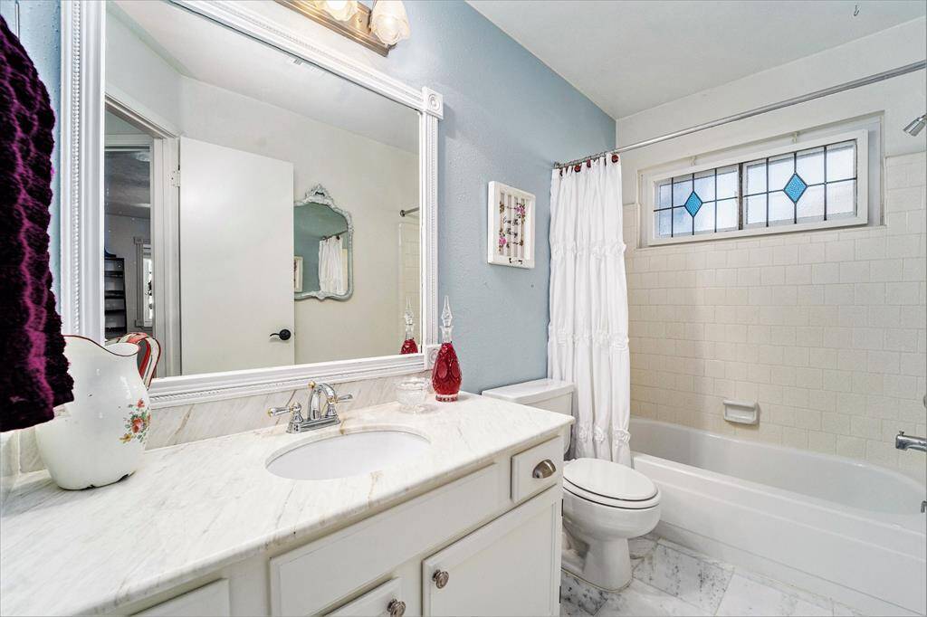 Upstairs Bathroom