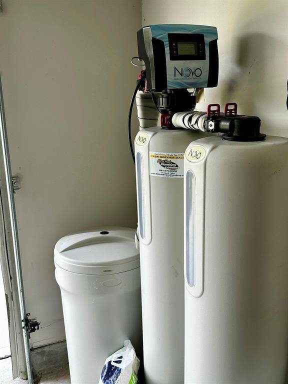 Enjoy Softened Water Compliments Of This Large Water Softening System; Your Fixtures Will Also Perform Better Over The Long Run Without Lots Of Mineral Deposit Building Up And Damaging Them; Please Note That The Home Is Also Served By A Tankless Water Heater And By A Reverse Osmosis Sytem In The Kitchen For Purified Drinking Water.