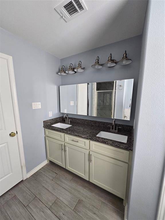 Double Vanity in Master Bathroom