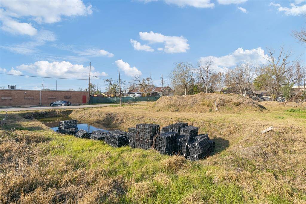 Road Cut for retention pond under ground not completed