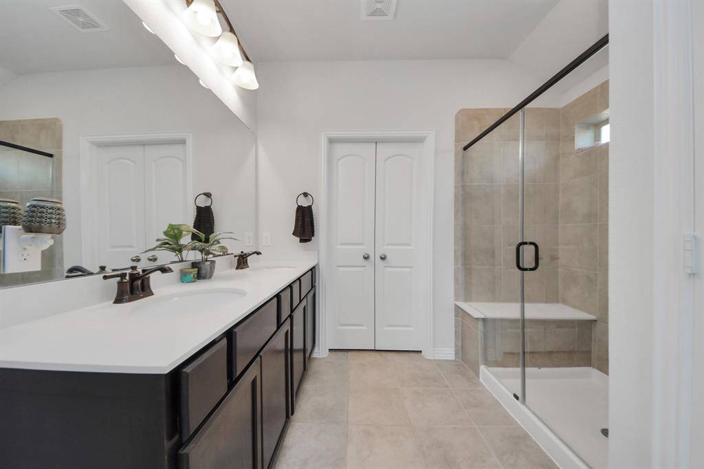 Primary ensuite bathroom