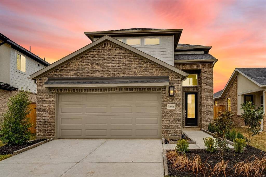 9011 Ashland Cottage ~ Ready Now