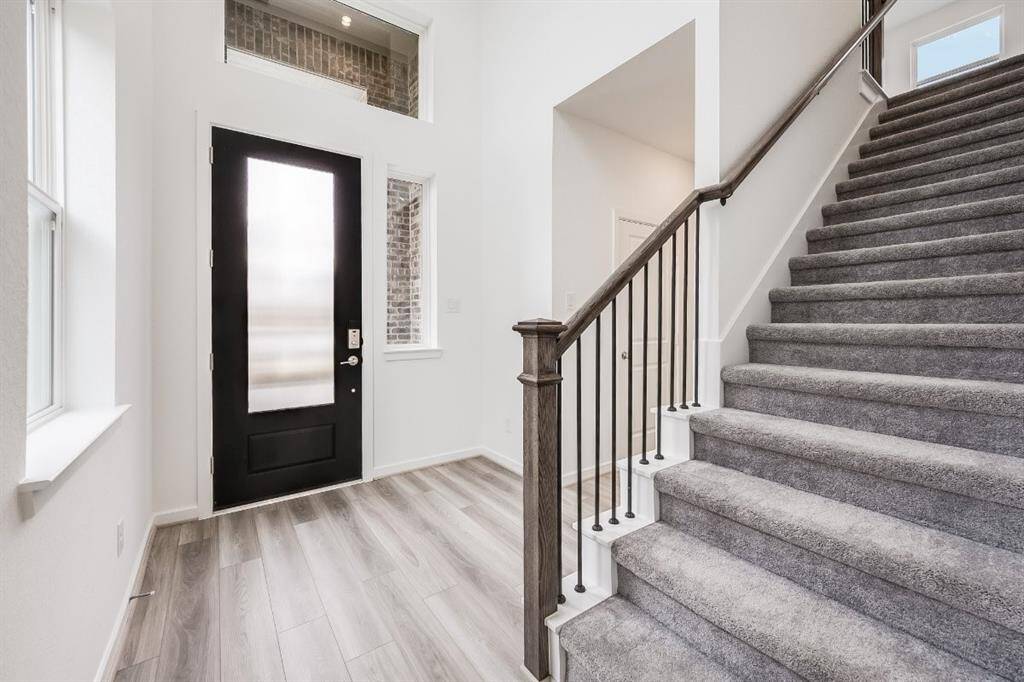 9011 Ashland Cottage ~ Ready Now