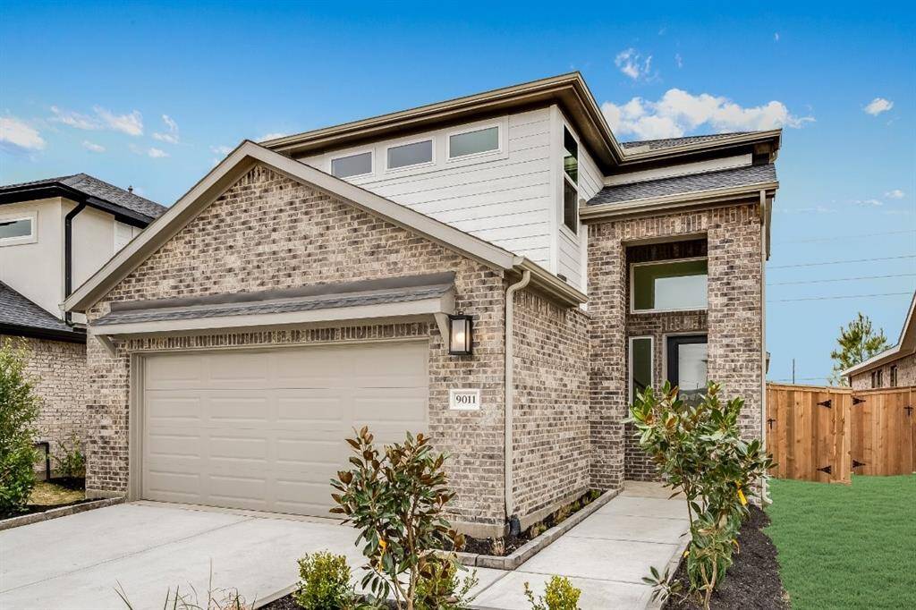 9011 Ashland Cottage ~ Ready Now