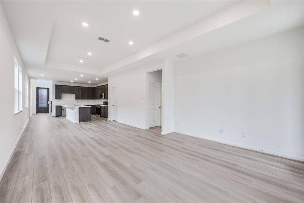9011 Ashland Cottage ~ Ready Now