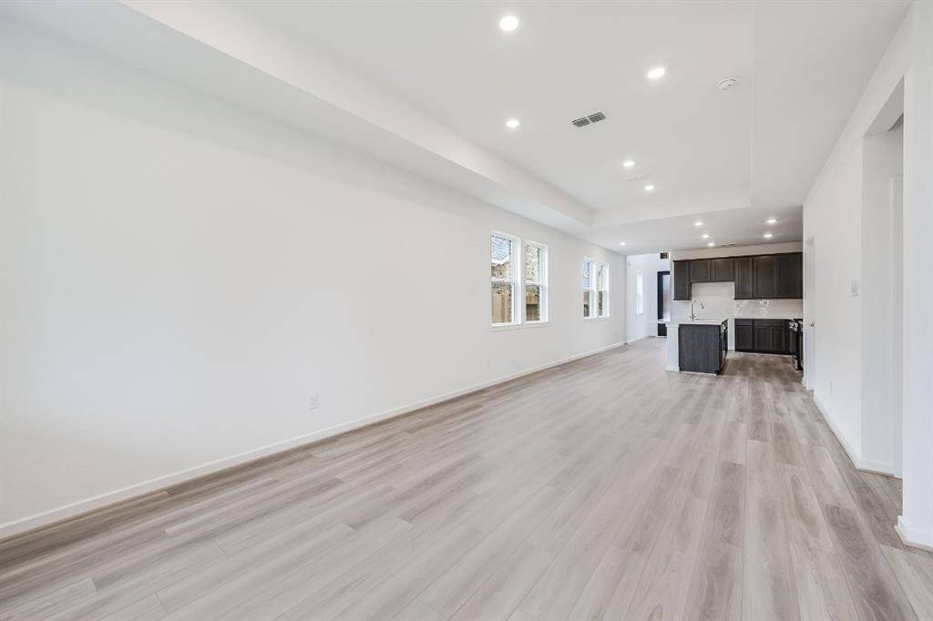 9011 Ashland Cottage ~ Ready Now