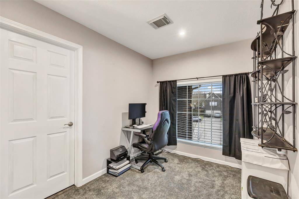 Upstairs office area perfect for homework.