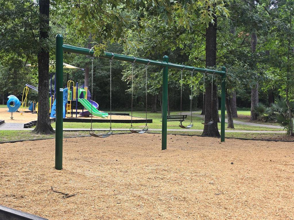 Walking distance playground
