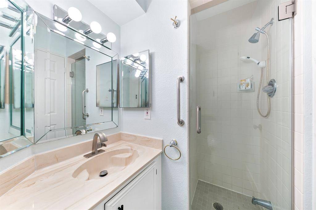 2nd Bathroom