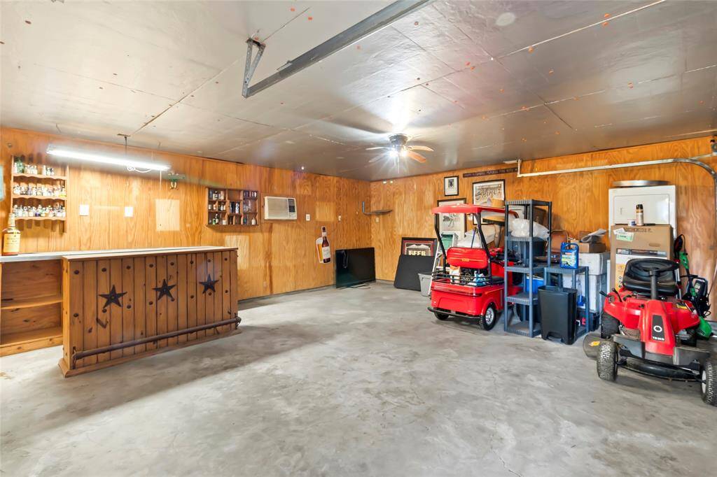SPACIOUS GARAGE COULD MAKE A MANCAVE WITH BAR