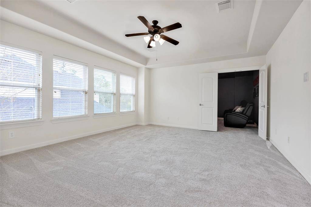 Huge upstairs game room
