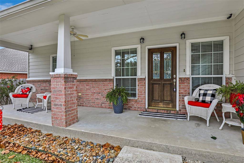 Gorgeous front porch