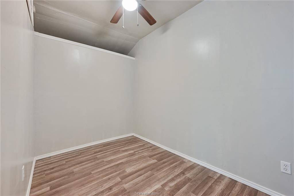 tiny house bedroom