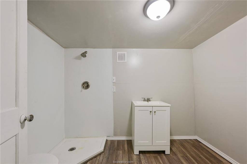 tiny house bathroom