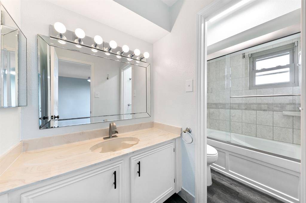 Primary On-Suite Bathroom