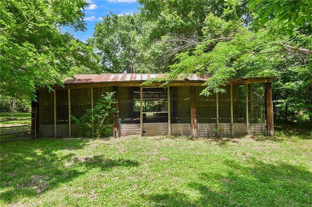 barn/chicken coop