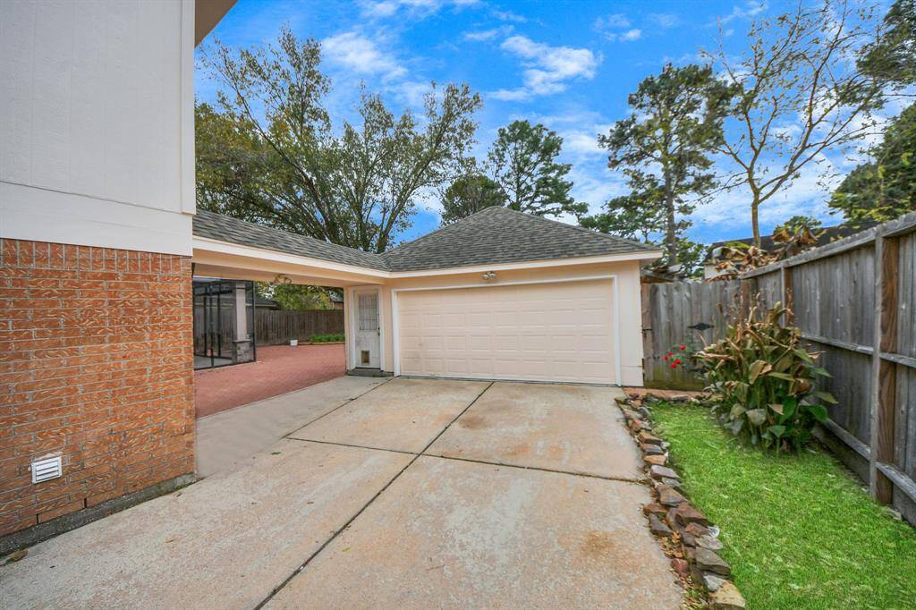 Detached Garage