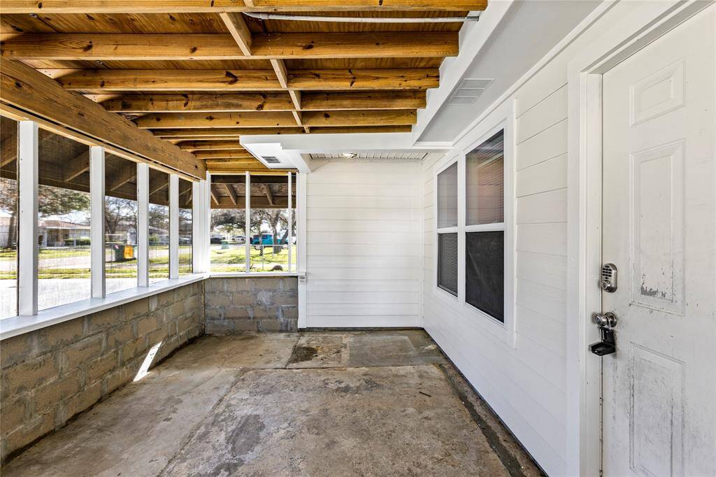 Screened in Porch
