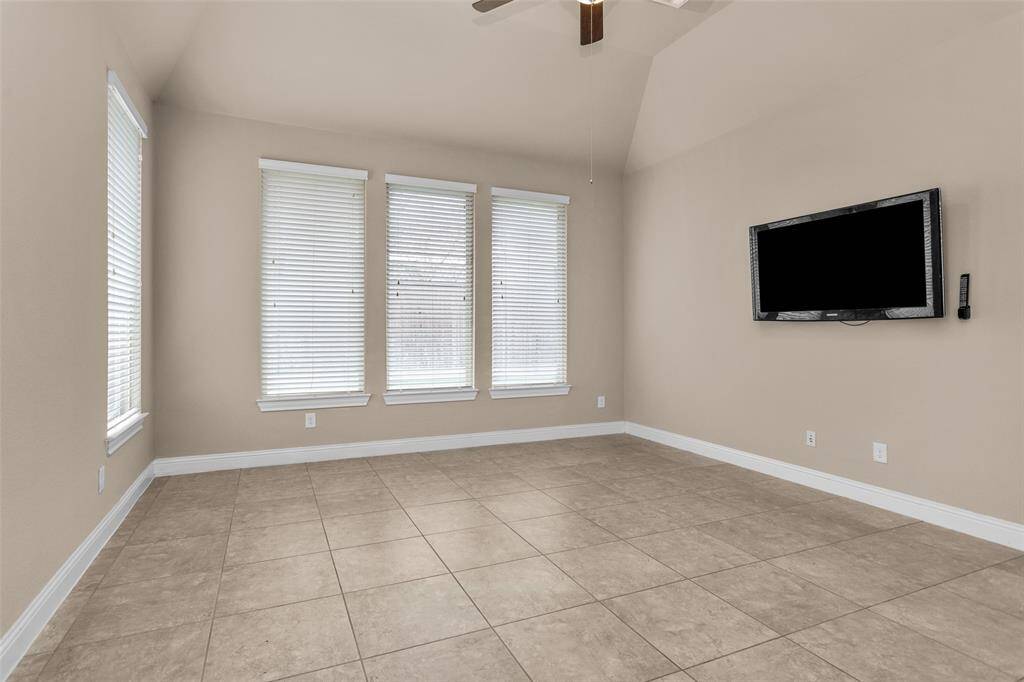 So many possibilities for this awesome space!