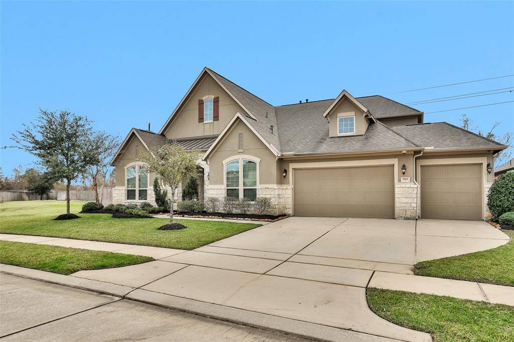 Elegance, functionality and a green space right next door!