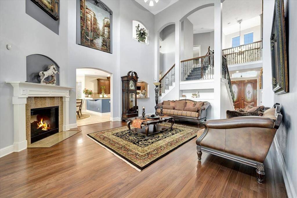 Another view of the family room looking towards the kitchen.