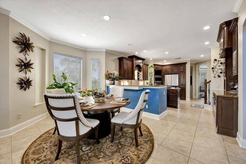 Breakfast area.