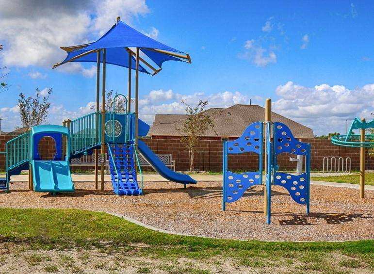 Get the kiddos disconnected from technology and enjoy the beautiful outdoors at the multiple playgrounds throughout the neighborhood.