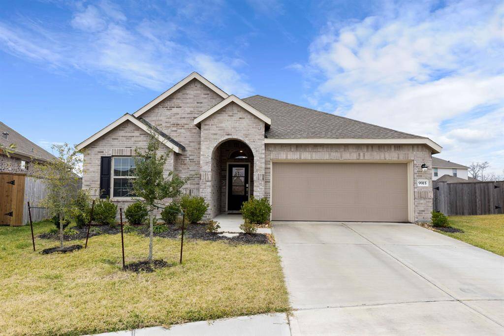 Stunning curb appeal with a welcoming entrance in a cup-de-sac lot with a timeless design that feels like home!