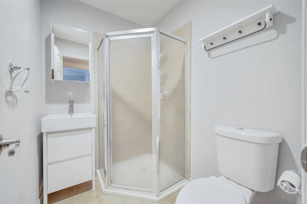 A rare find........4 bedrooms and this is the 3rd bath!