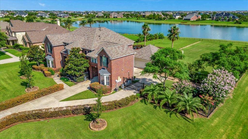 Large Circle Driveway with remote ages.