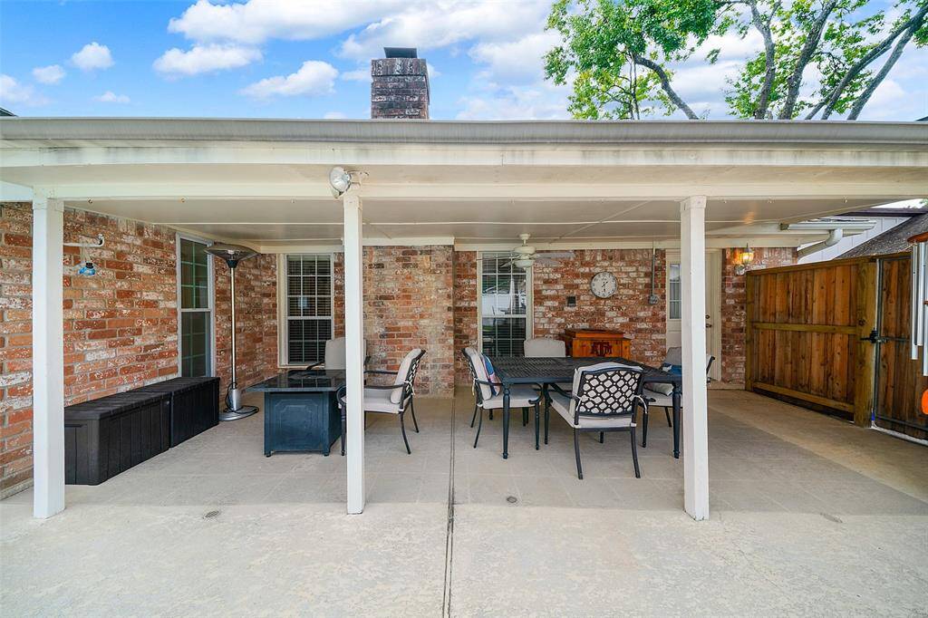An amazing covered patio for all your family to enjoy!