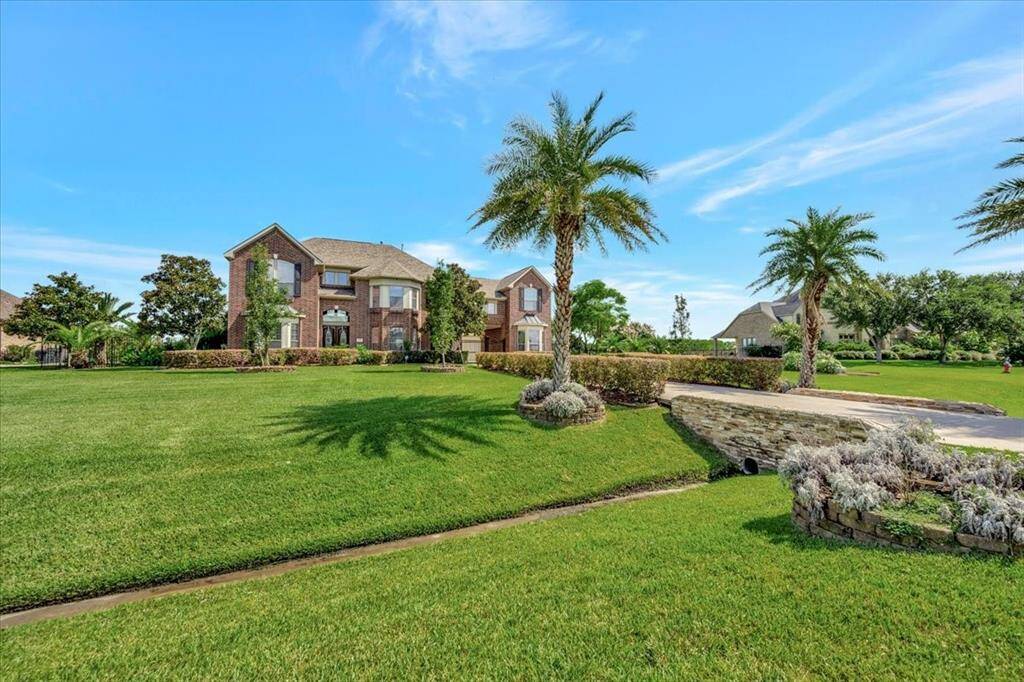 Great curb appeal