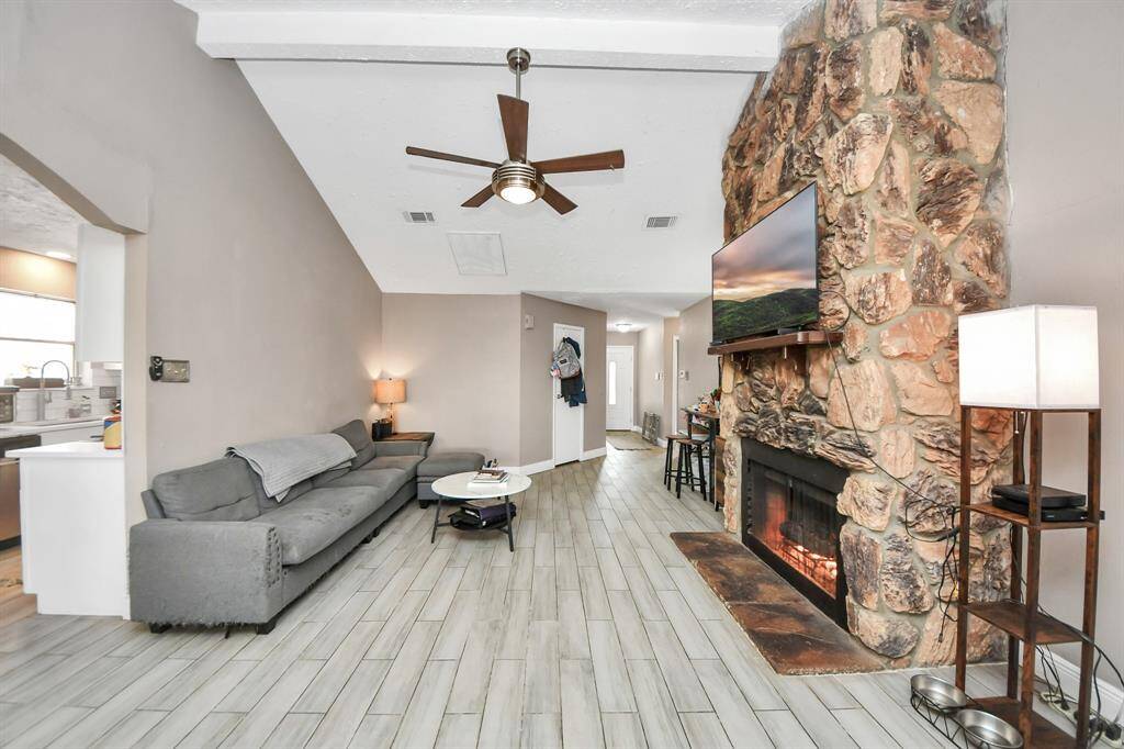 Gas fireplace