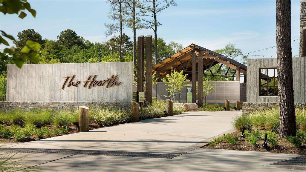 Gather at The Hearth Amenity Center for neighborhood activities, the weekly outdoor Market, or even private parties.