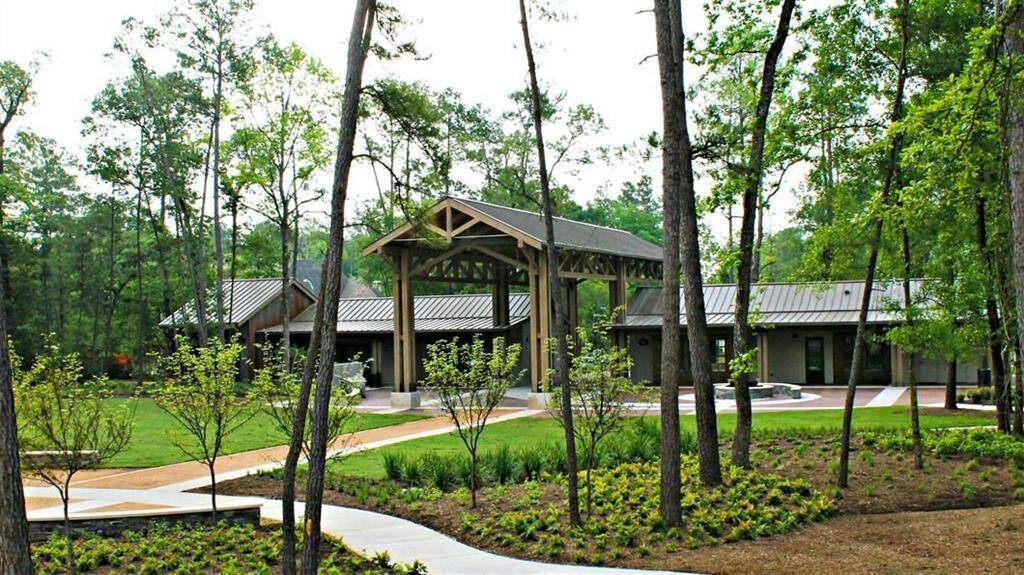 Groves Lifestyle Center