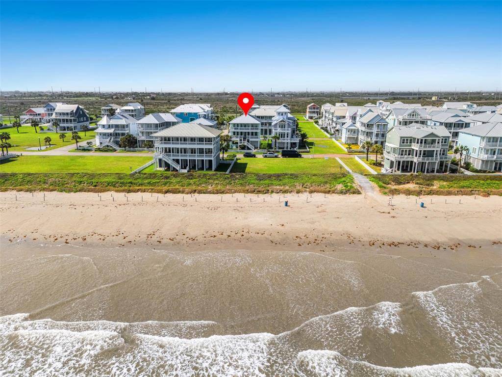 Unobstructed views of the beach